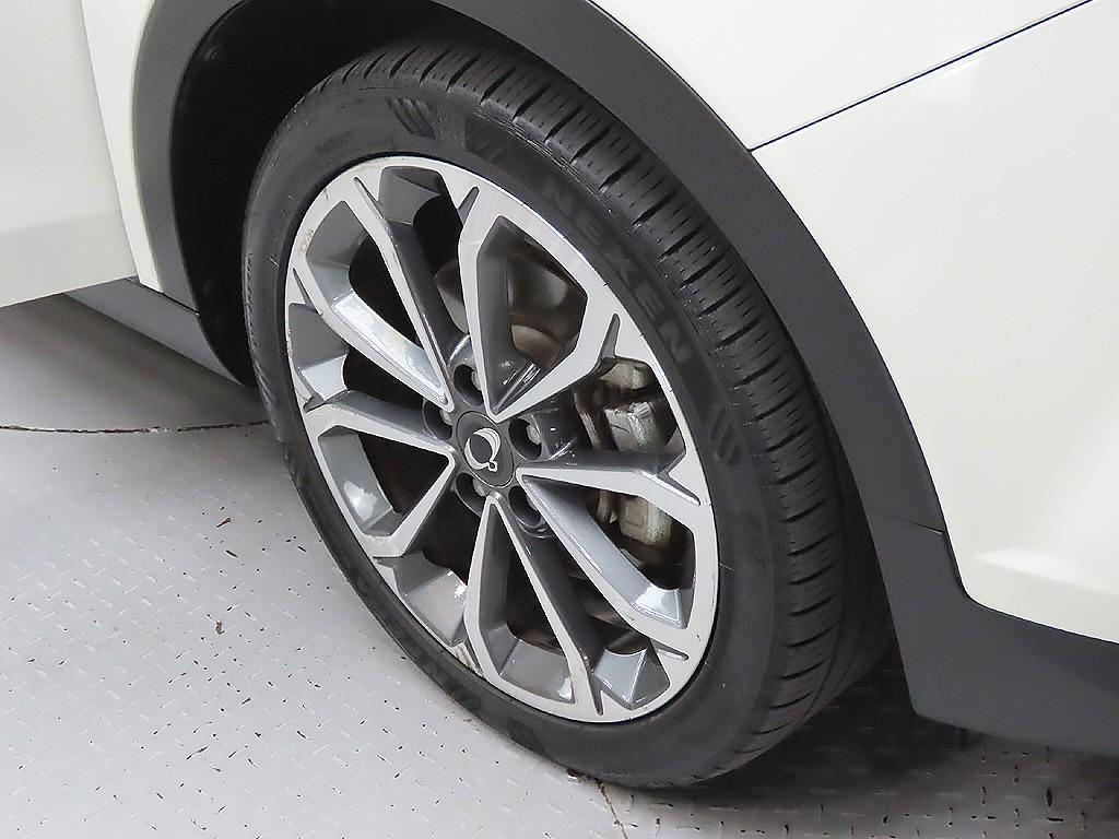 Ssangyong Tivoli - Vista 9