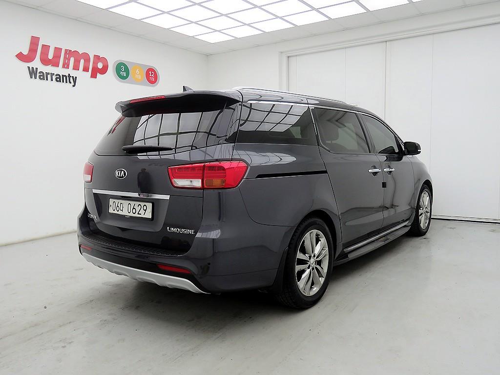 KIA Carnival - Vista 4