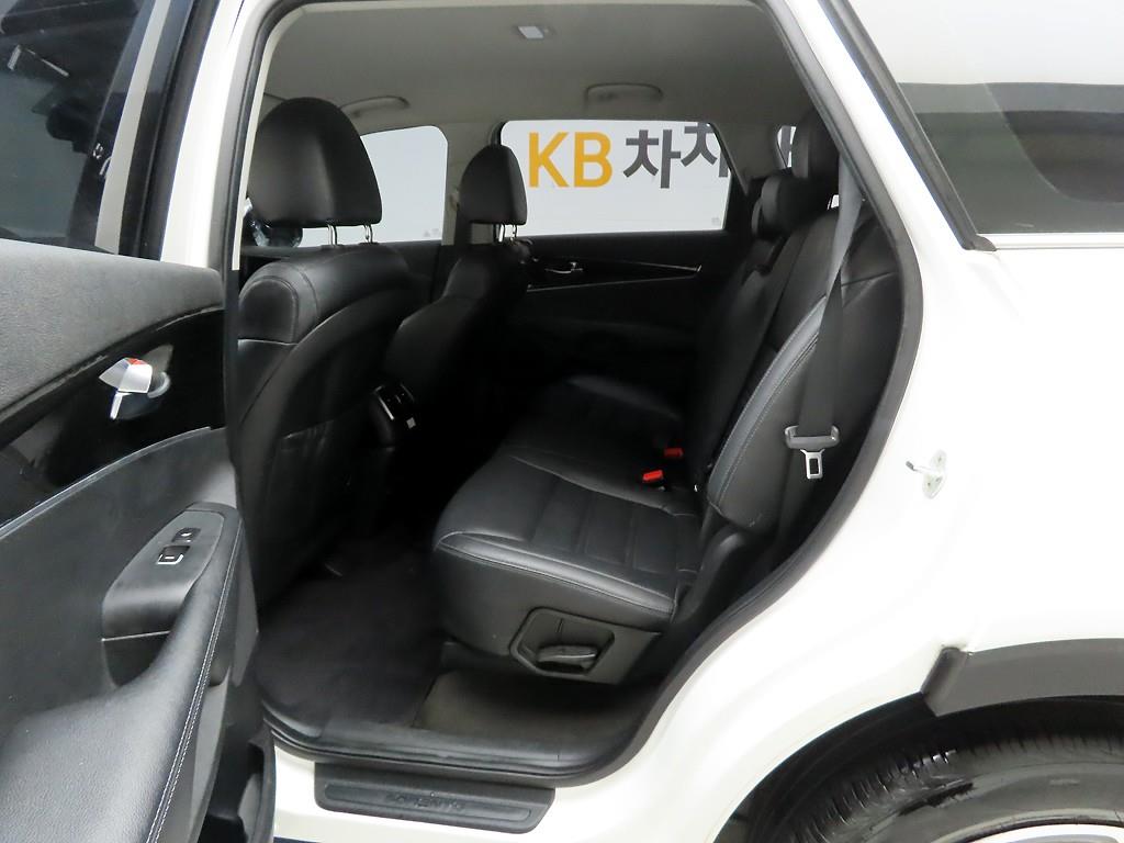 KIA Sorento - Vista 12