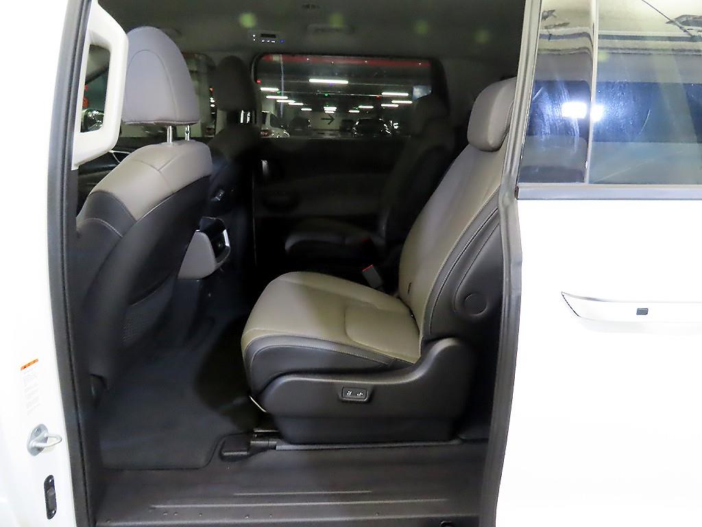 KIA Carnival - Vista 7