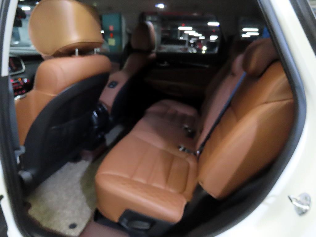 KIA Sorento - Vista 7