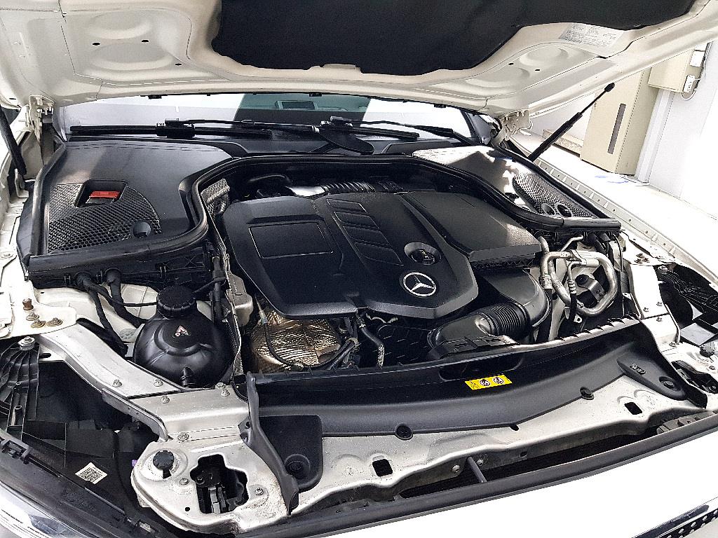 Mercedes Benz E class - Vista 6