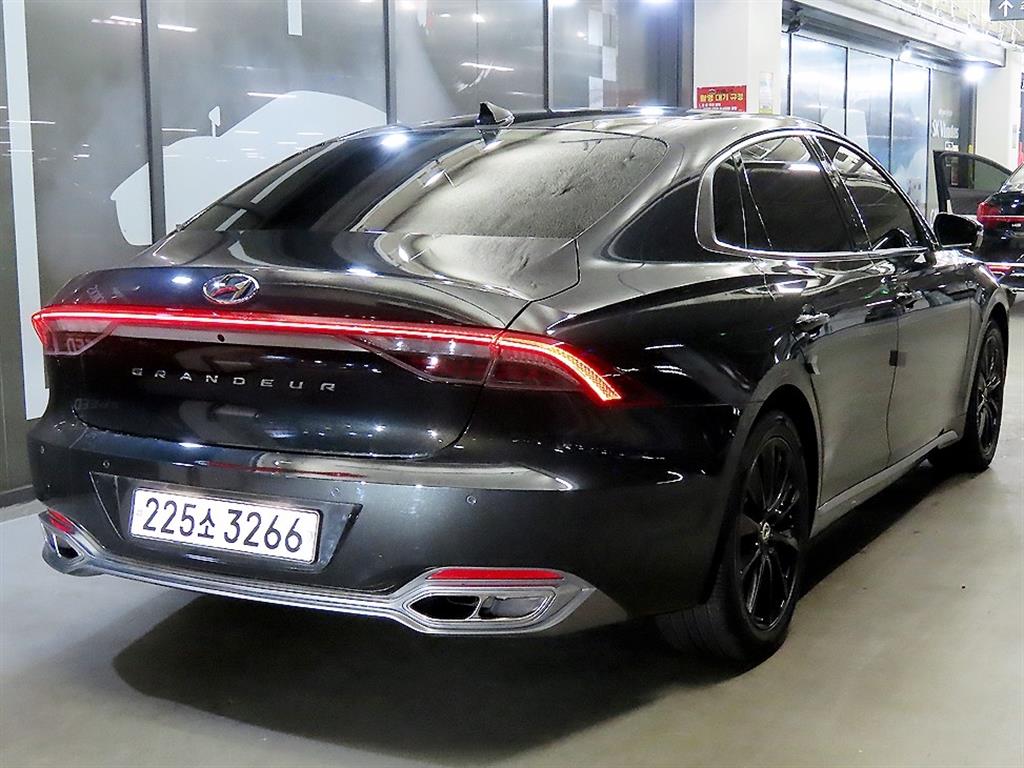 HYUNDAI Grandeur - Vista 4