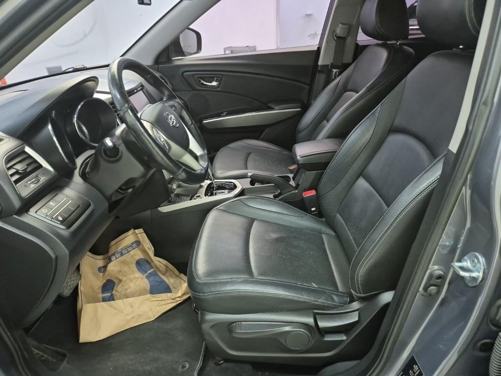 Ssangyong Tivoli - Vista 11