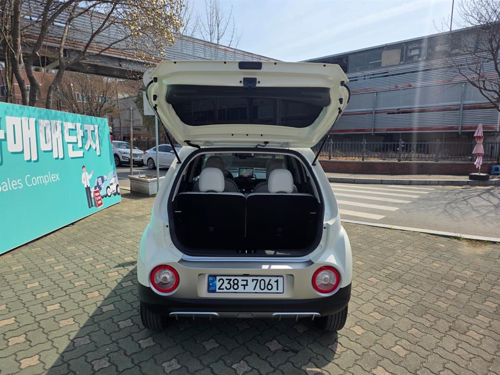 HYUNDAI Casper - Vista 6