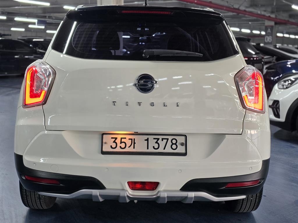 Ssangyong Tivoli - Vista 4