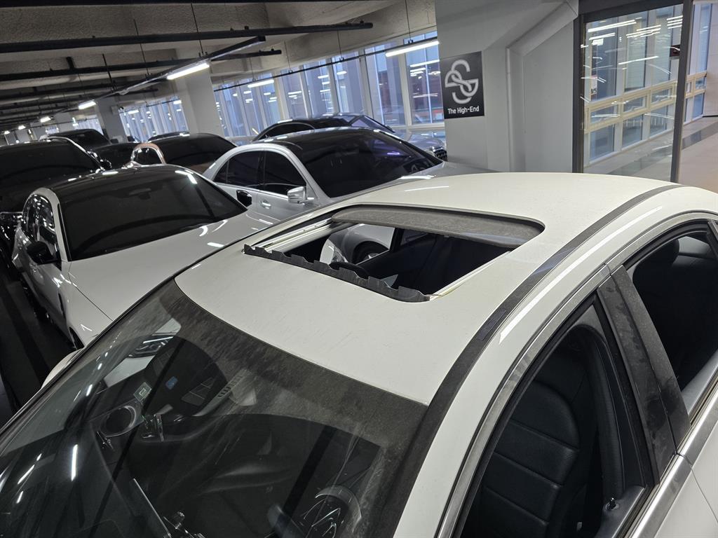 Mercedes Benz C Class - Vista 9