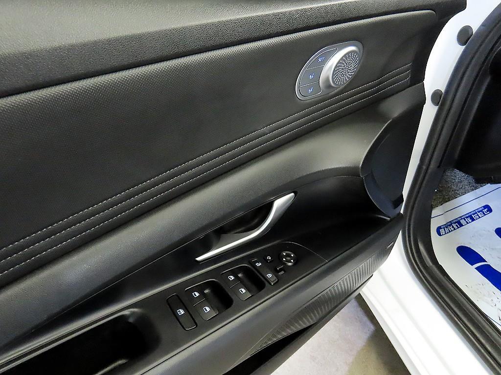 HYUNDAI Avante 2022 Blanco - Importación desde Corea - HF Imports Iquique - Foto 13