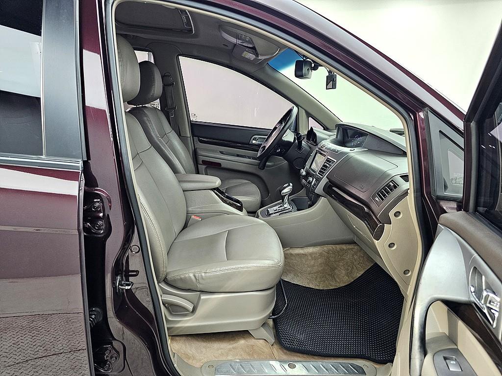 Ssangyong Korando - Vista 11