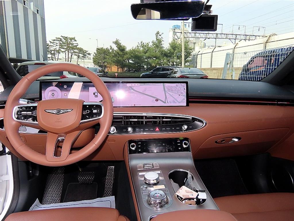 Genesis GV70 - Vista 7