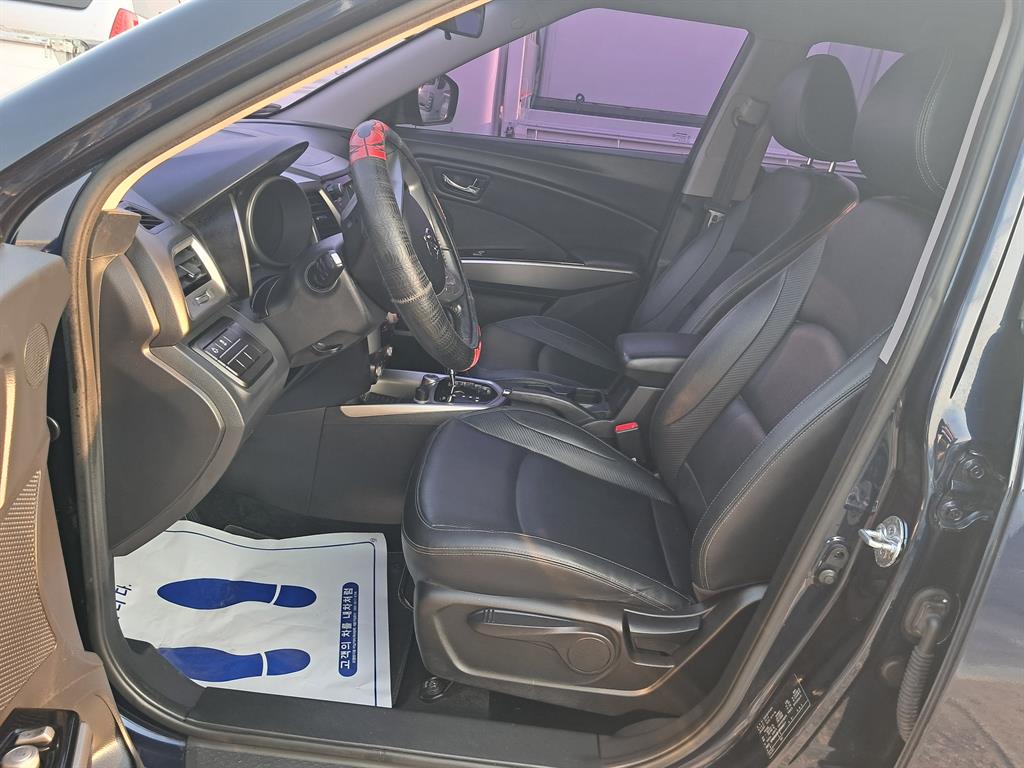 Ssangyong Tivoli 2016 Azul - Importación desde Corea - HF Imports Iquique - Foto 13