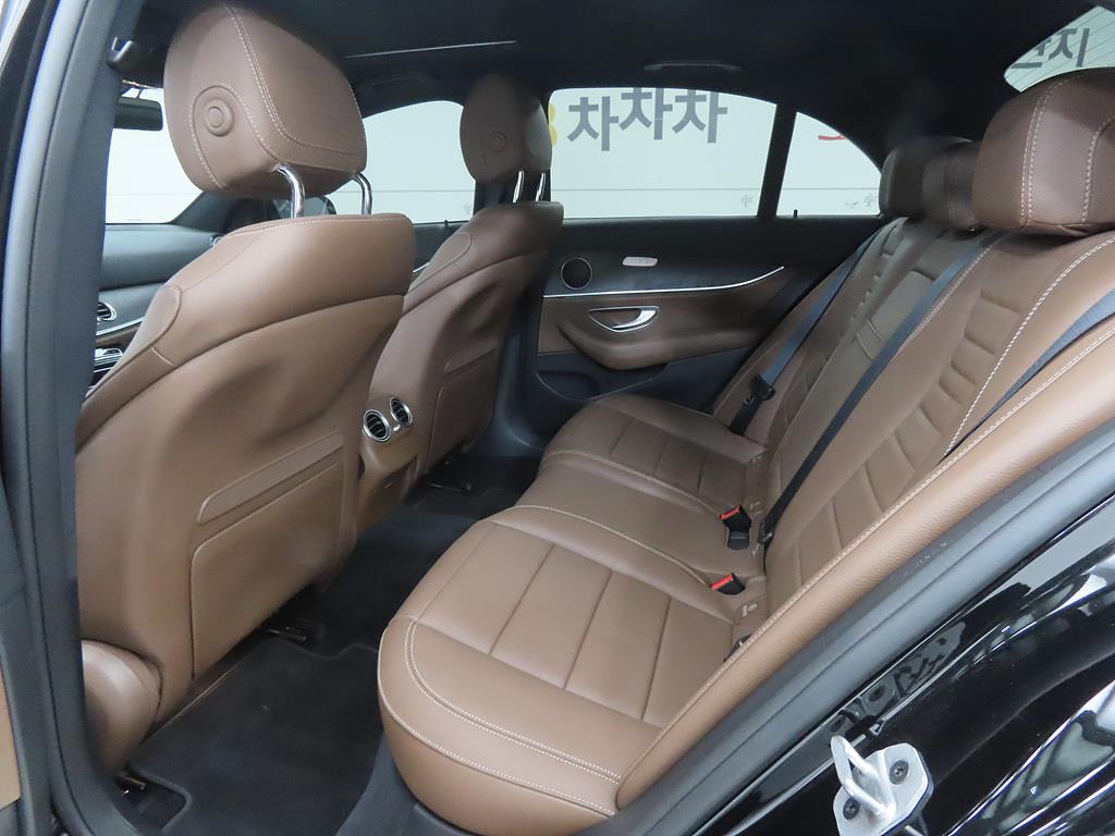 Mercedes Benz E class - Vista 6