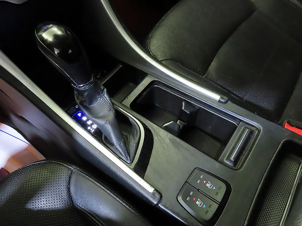 HYUNDAI Sonata - Vista 12