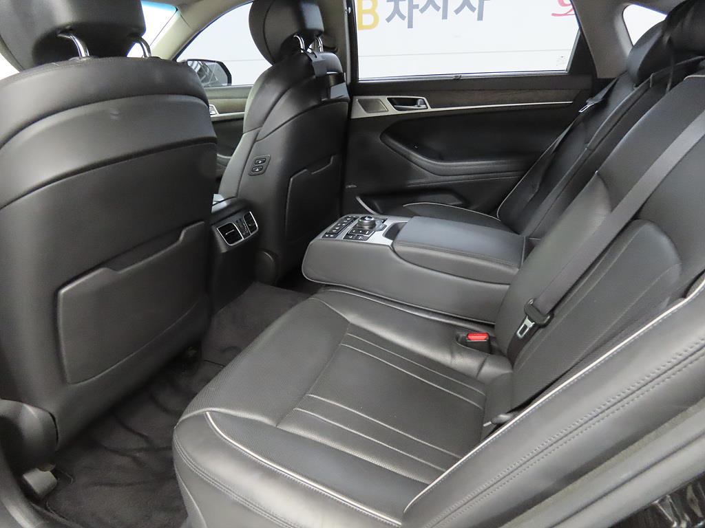 Genesis G80 - Vista 6