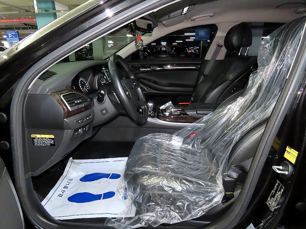 Genesis EQ900 - Vista 6