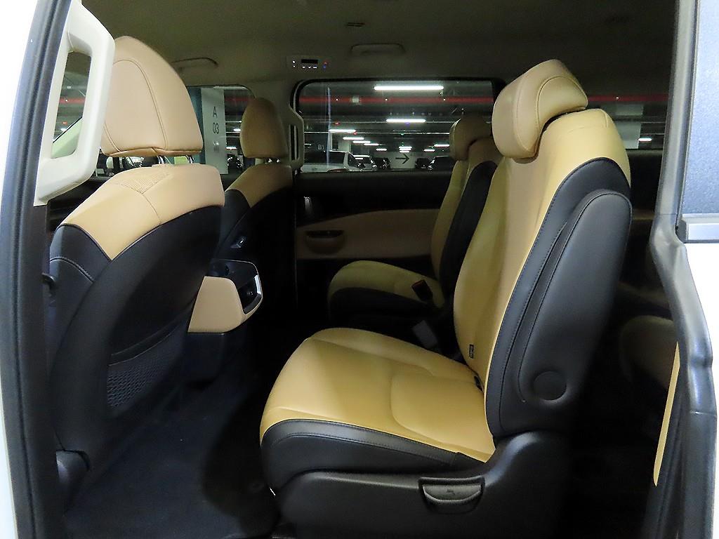KIA Carnival - Vista 7