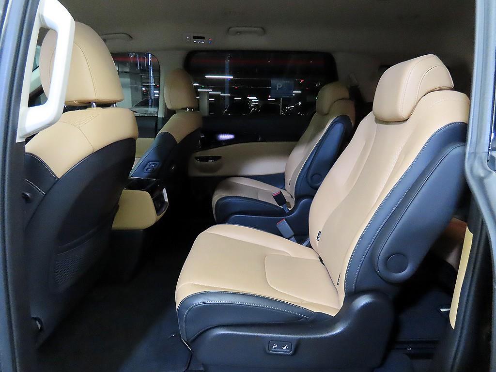 KIA Carnival - Vista 7