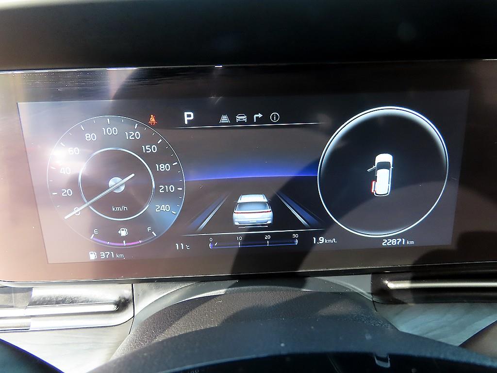 KIA Carnival - Vista 9