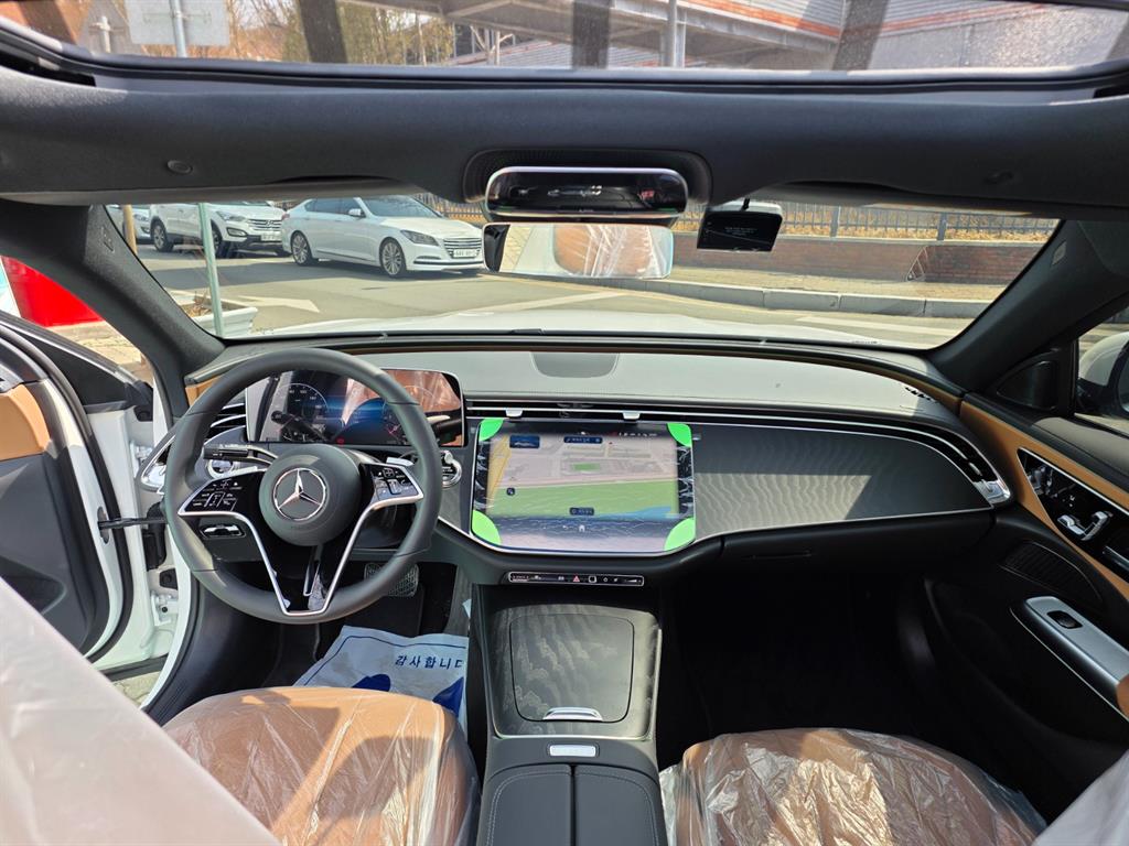 Mercedes Benz E class - Vista 10