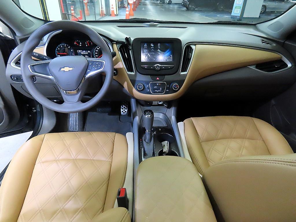 Chevrolet Malibu - Vista 10