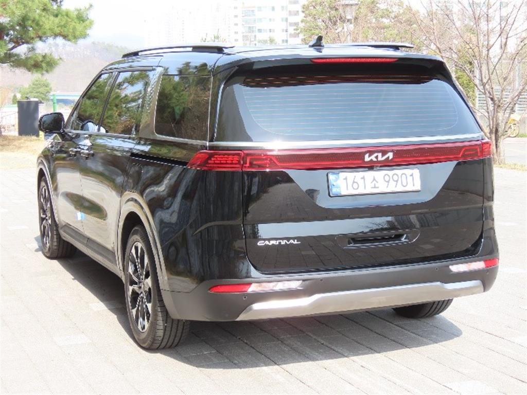 KIA Carnival - Vista 7