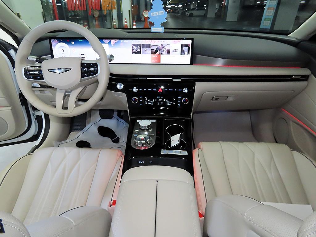 Genesis G80 - Vista 10