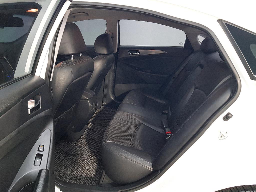 HYUNDAI Sonata - Vista 9