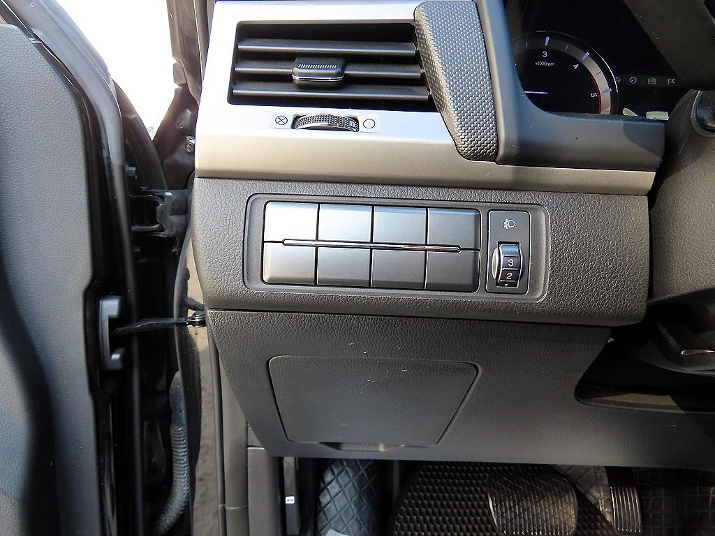 Ssangyong Rexton - Vista 12