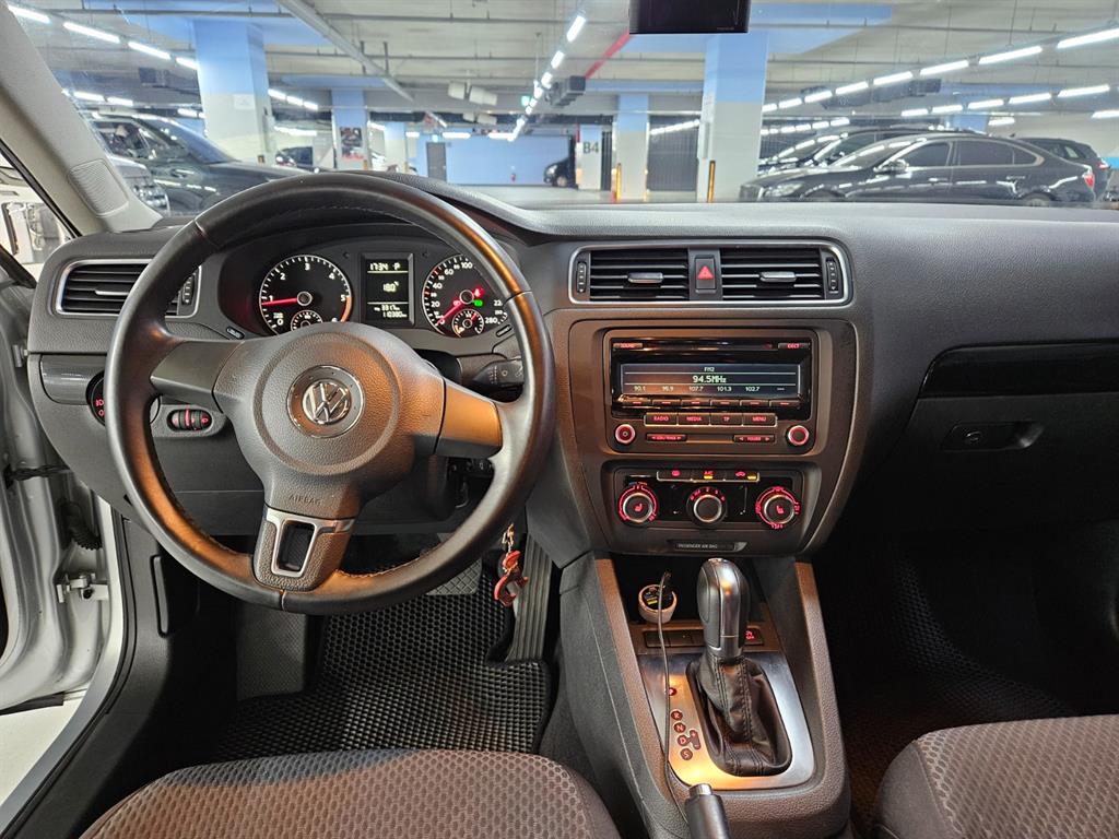 Volkswagen Jetta - Vista 8