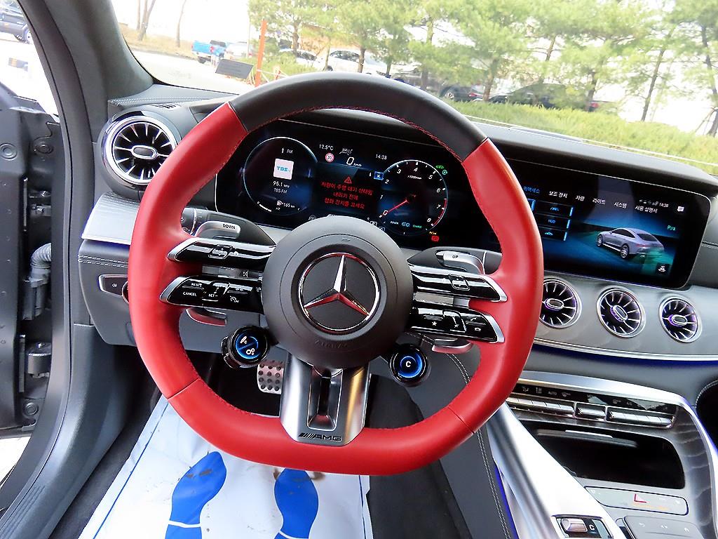 Mercedes Benz AMG GT - Vista 8