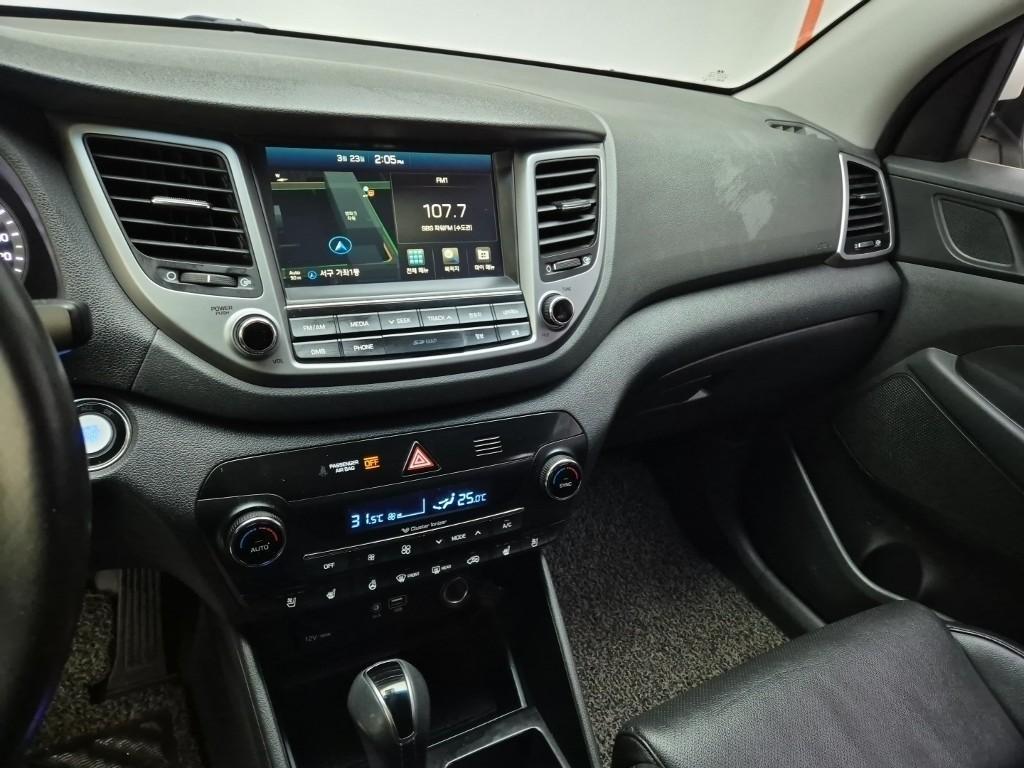 HYUNDAI Tucson - Vista 10