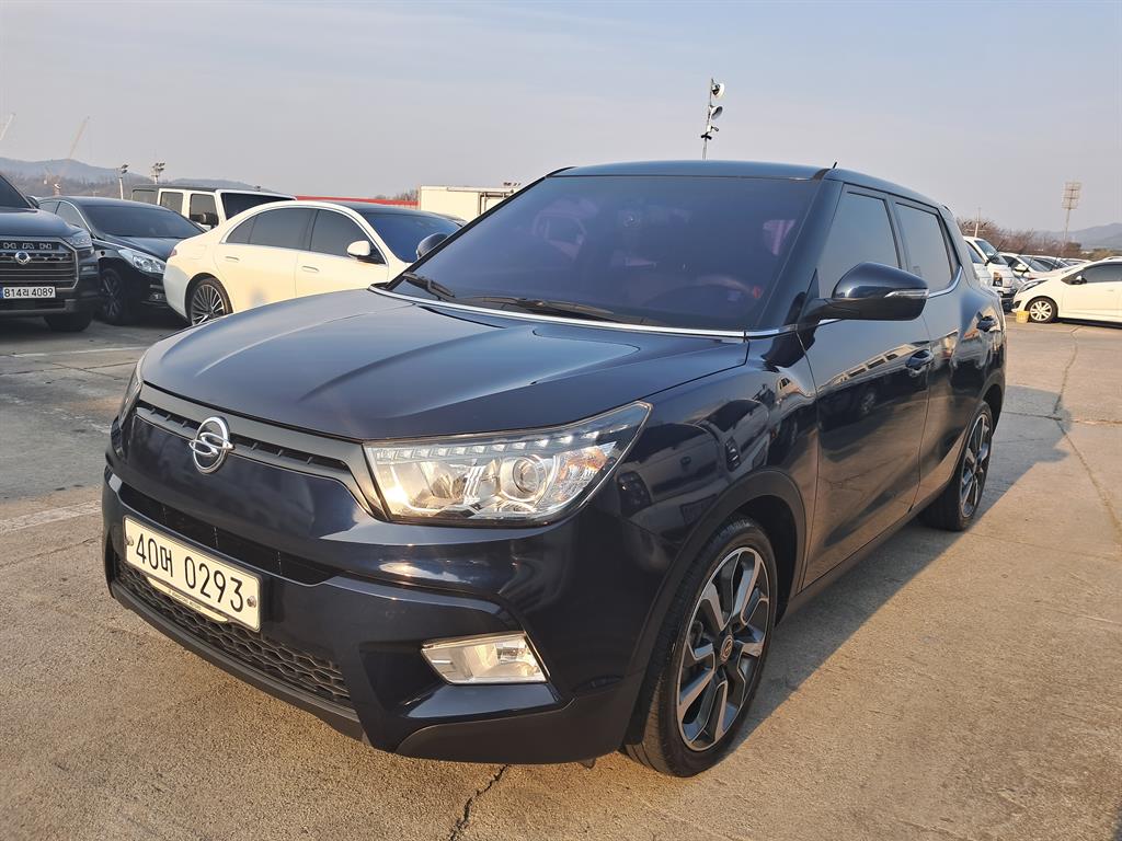 Ssangyong Tivoli 2016 Azul - Importación desde Corea - HF Imports Iquique - Foto 1