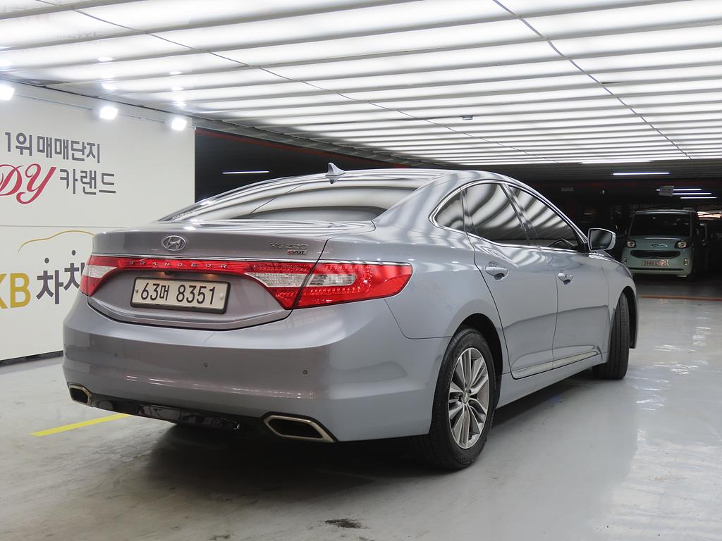 HYUNDAI Grandeur - Vista 4