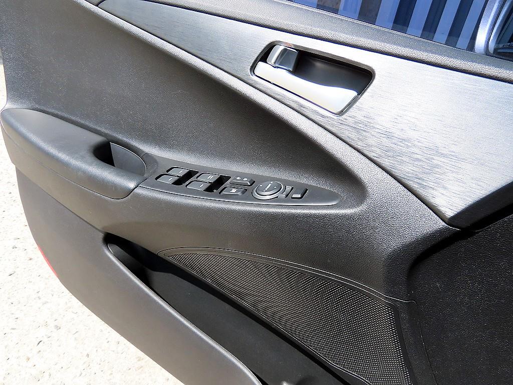 HYUNDAI Sonata - Vista 11