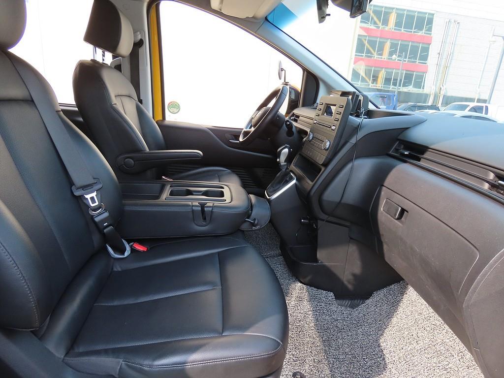 HYUNDAI Staria - Vista 8