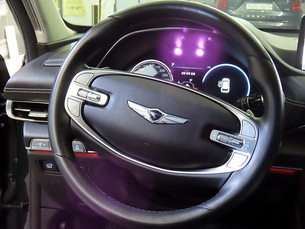 Genesis GV80 - Vista 8