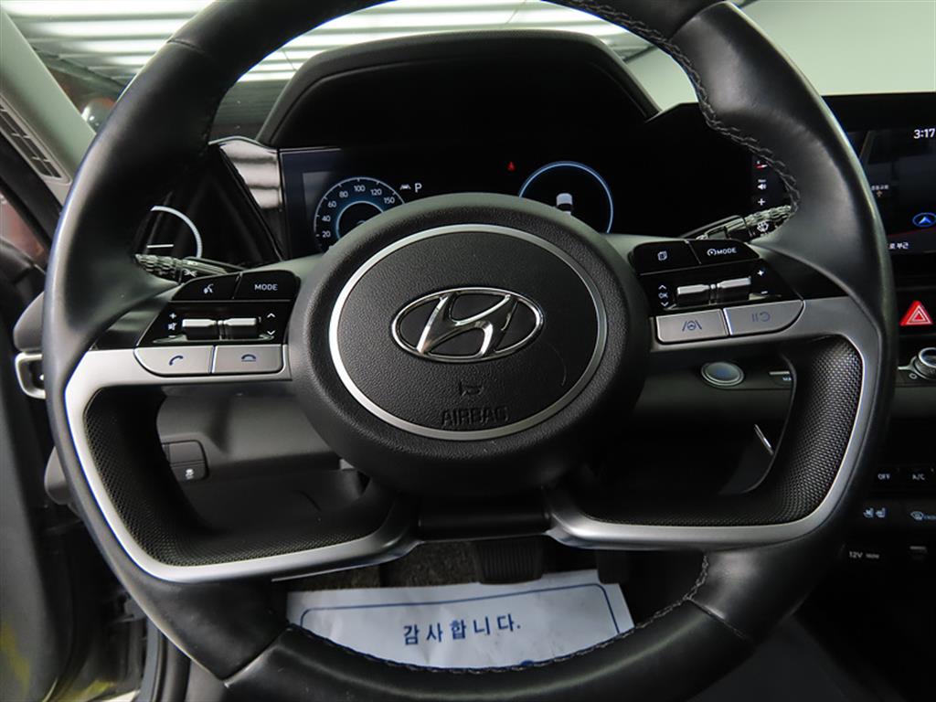 HYUNDAI Avante - Vista 8