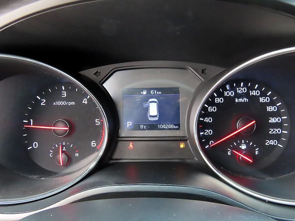 KIA Carnival - Vista 10
