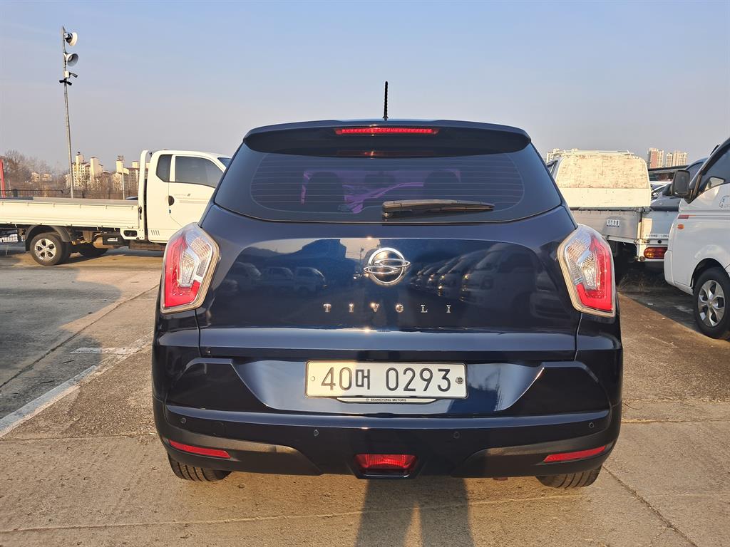 Ssangyong Tivoli - Vista 4