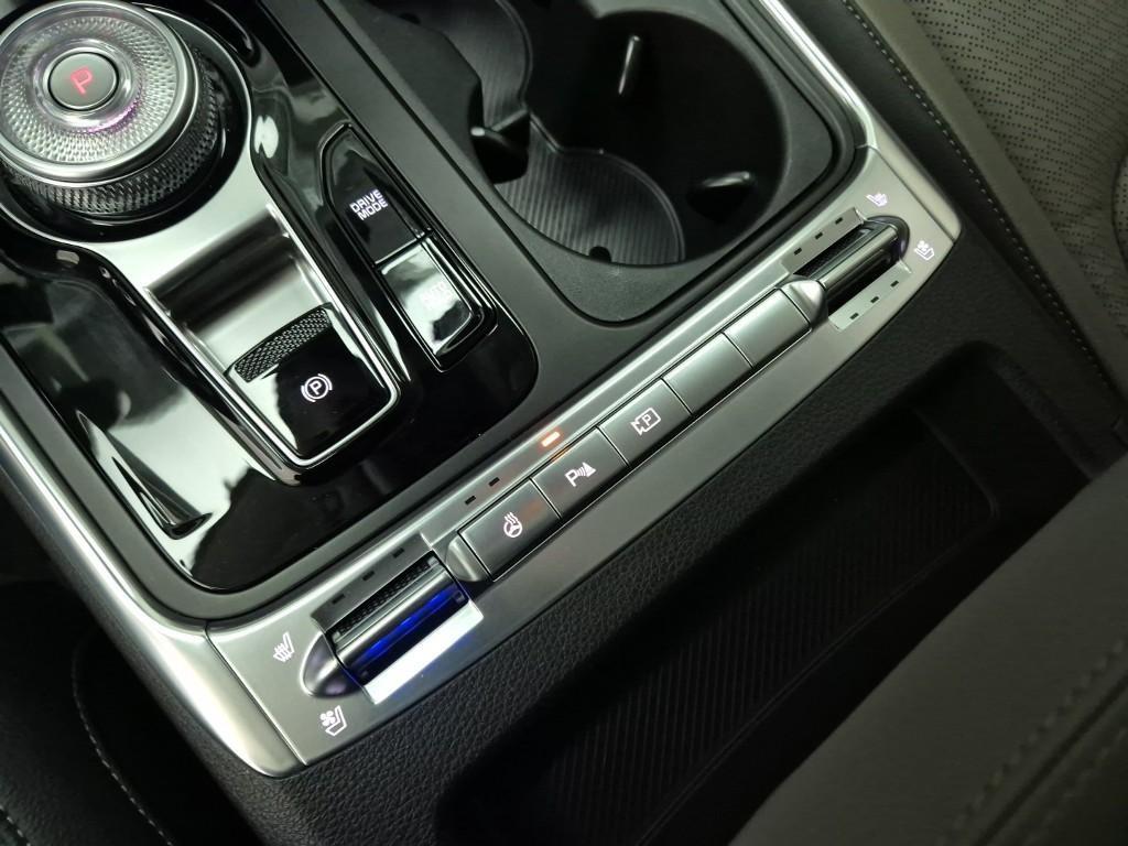 KIA Carnival - Vista 11