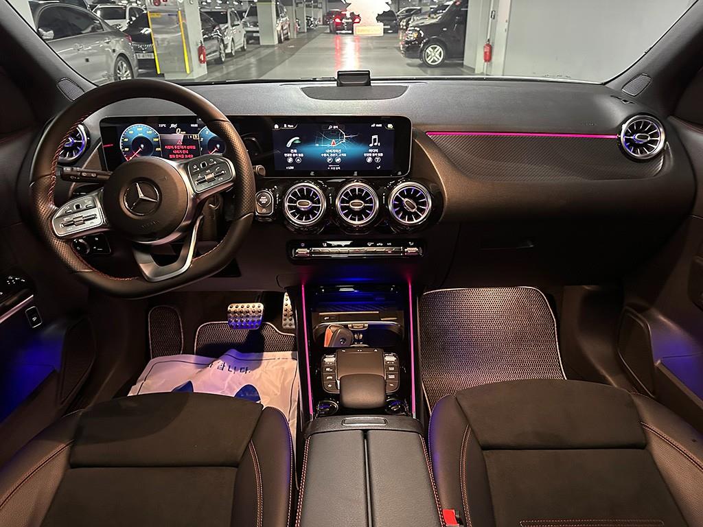 Mercedes Benz GLA Class - Vista 9