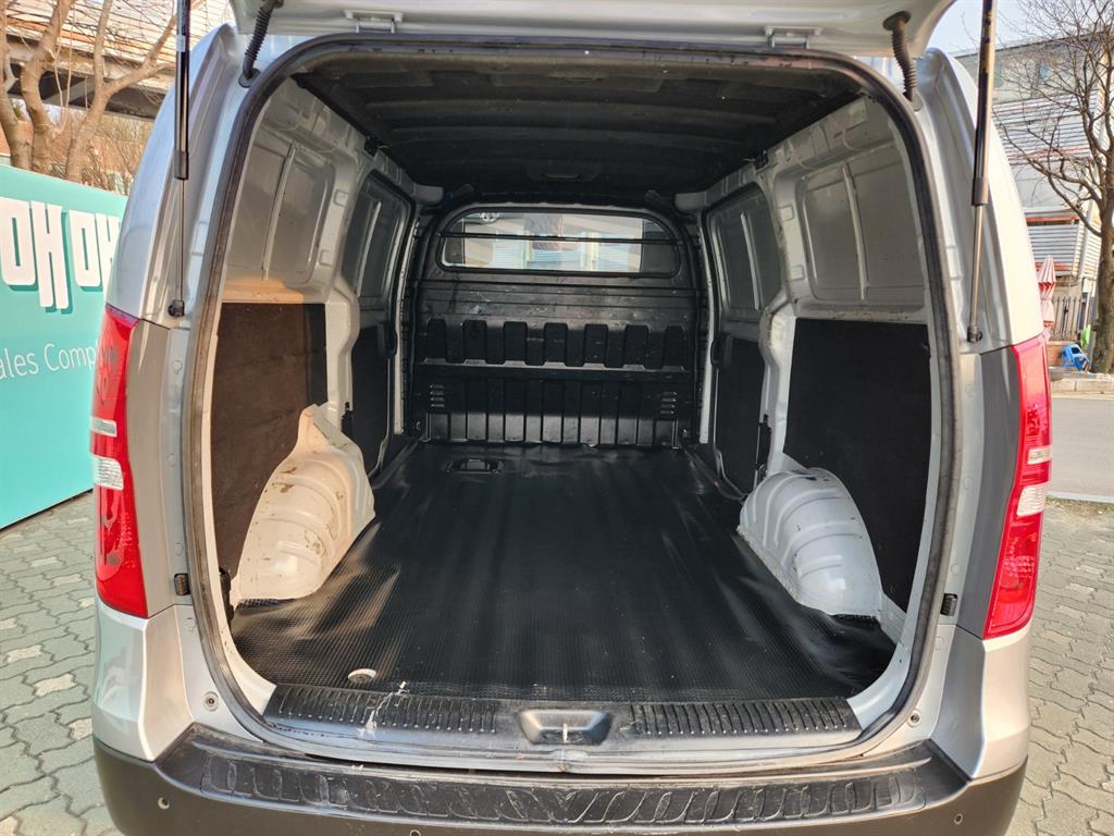 HYUNDAI Starex - Vista 5