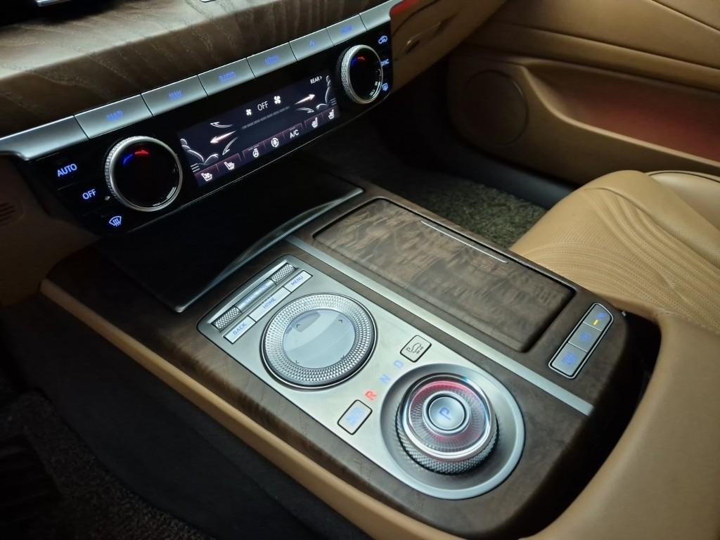 Genesis G80 - Vista 8