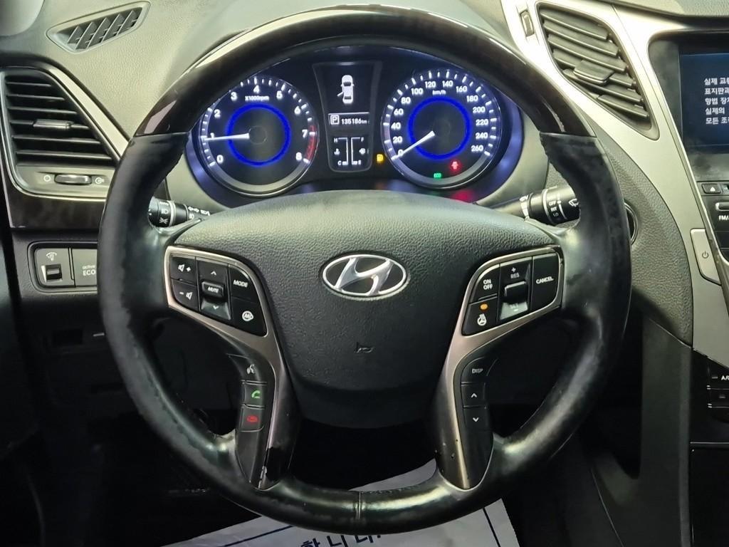 HYUNDAI Grandeur - Vista 9