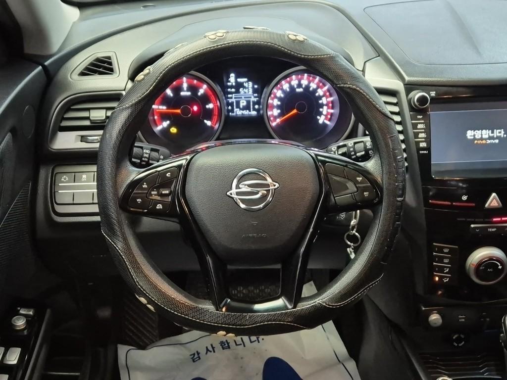 Ssangyong Tivoli - Vista 9