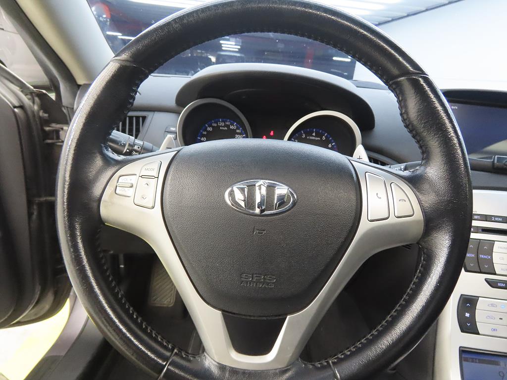 HYUNDAI Genesis - Vista 7