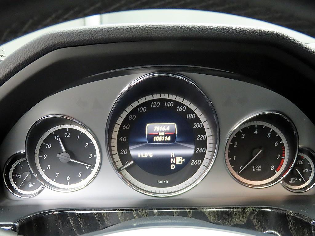 Mercedes Benz E class - Vista 8