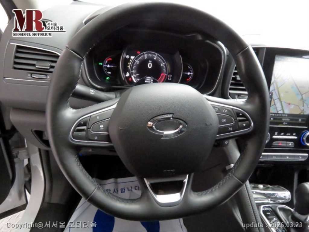 SAMSUNG QM6 - Vista 8