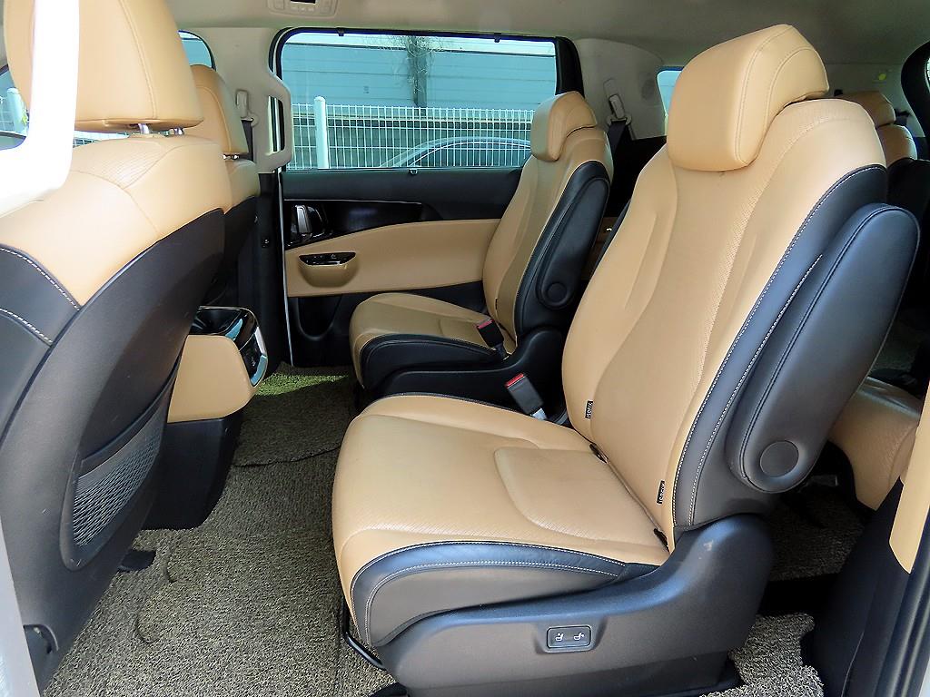 KIA Carnival - Vista 6