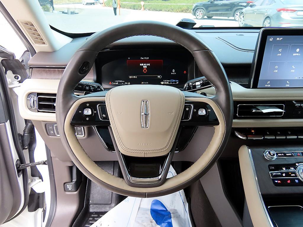 Lincoln Aviator - Vista 8